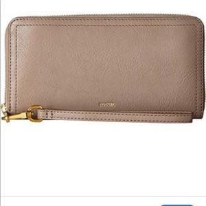 Fossil wristlet wallet
